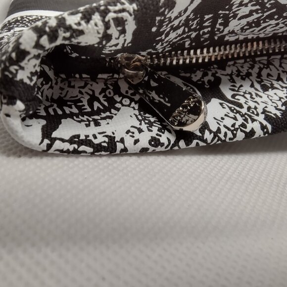 Dior Cosmetics Case - Black and White - Picture 5 of 8